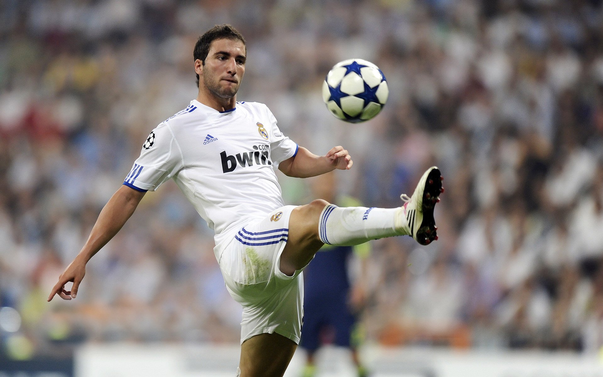 开云ios下载-伯恩茅斯客场大胜伯明翰，取得联赛两连胜，升至积分榜前十，伯恩茅斯升入英超